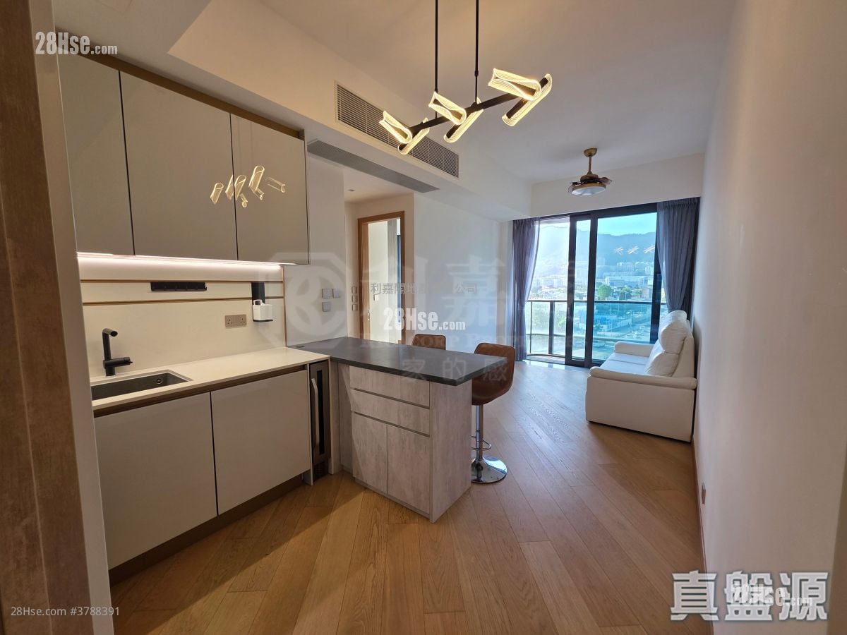 128 Waterloo Sell 2 Bedrooms 527 ft²