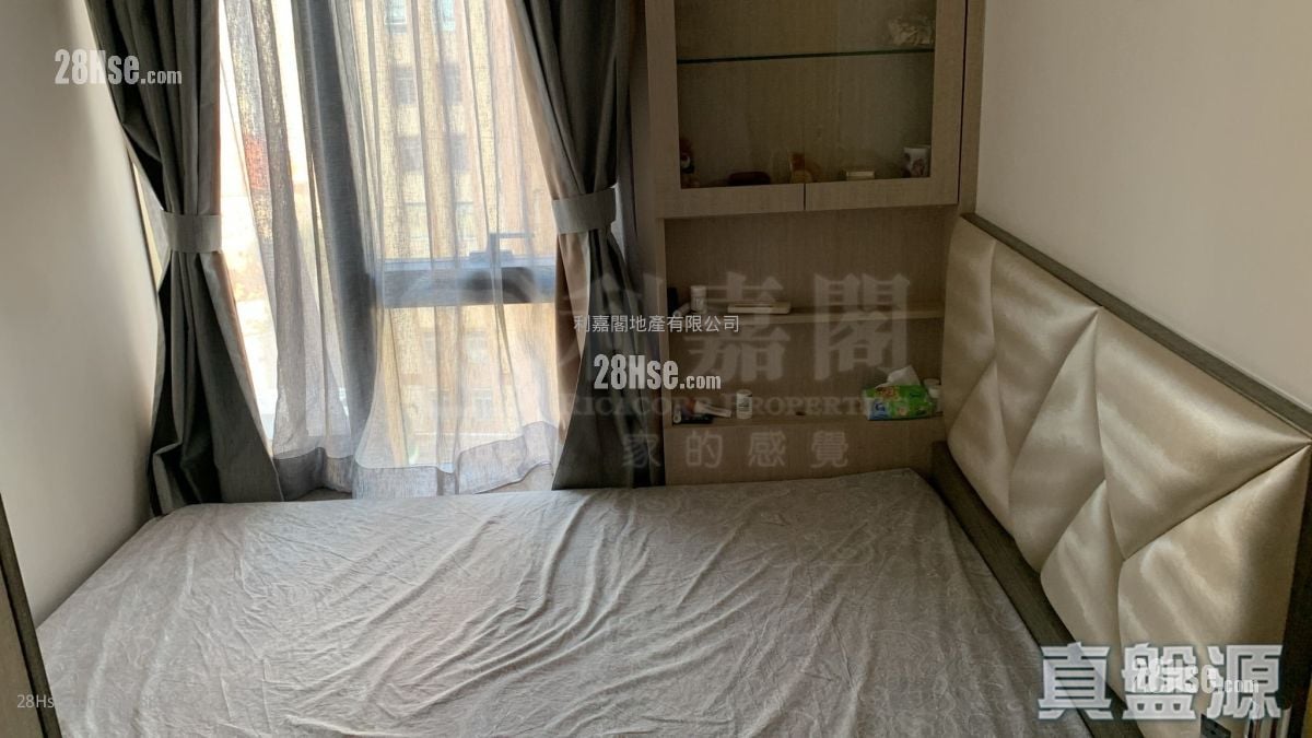 128 Waterloo Sell 2 Bedrooms 527 ft²