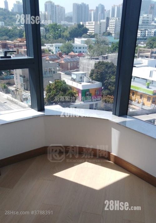 128 Waterloo Sell 2 Bedrooms 527 ft²