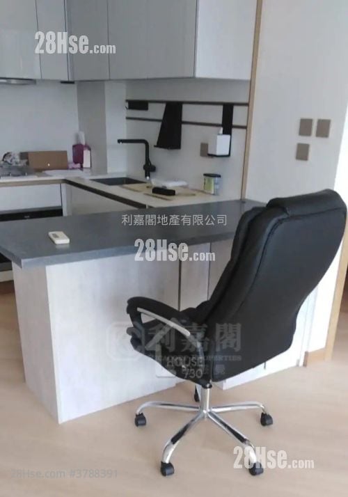 128 Waterloo Sell 2 Bedrooms 527 ft²