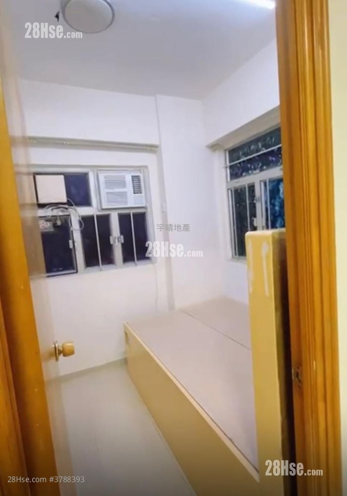 Bao Hua Building Rental 2 Bedrooms , 1 Bathroom 307 ft²