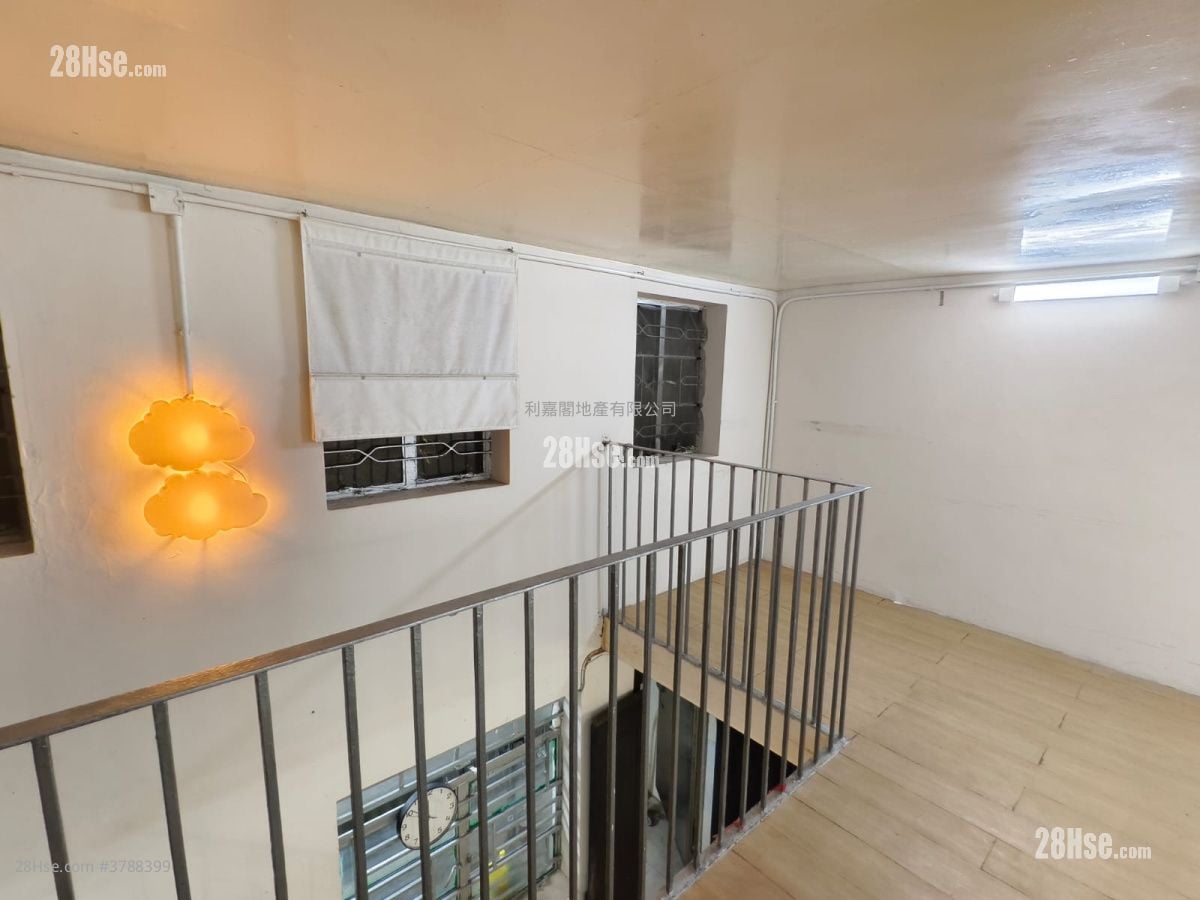 Lo Wai Tsuen Wan Sell 3 Bedrooms , 2 Bathrooms 1,200 ft²