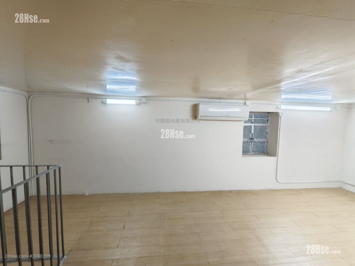 Lo Wai Tsuen Wan Sell 3 Bedrooms , 2 Bathrooms 1,200 ft²