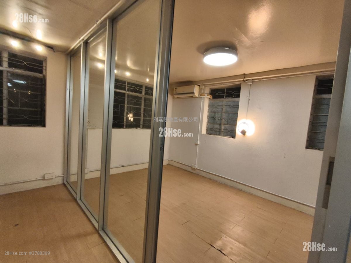 Lo Wai Tsuen Wan Sell 3 Bedrooms , 2 Bathrooms 1,200 ft²