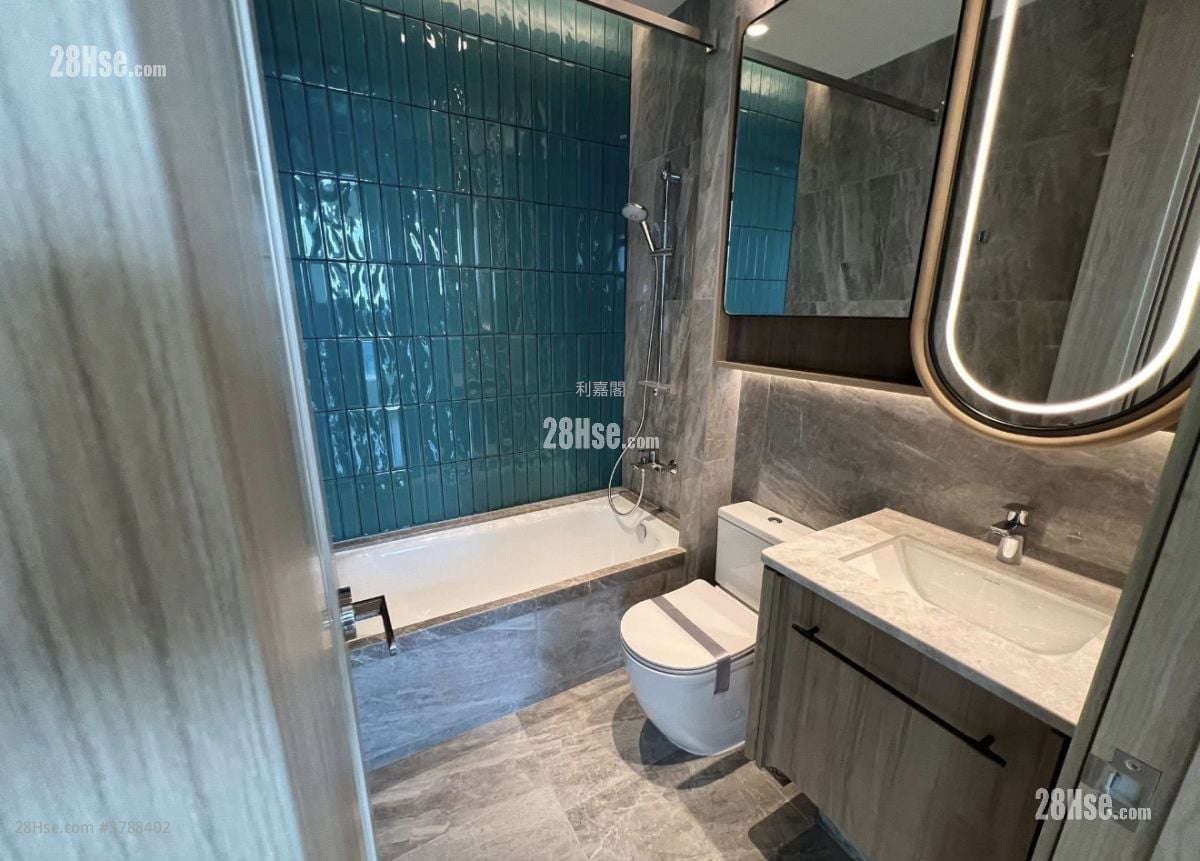 Hava Sell 2 Bedrooms 370 ft²