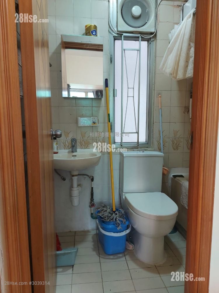 Po Sing Centre Rental 288 ft²