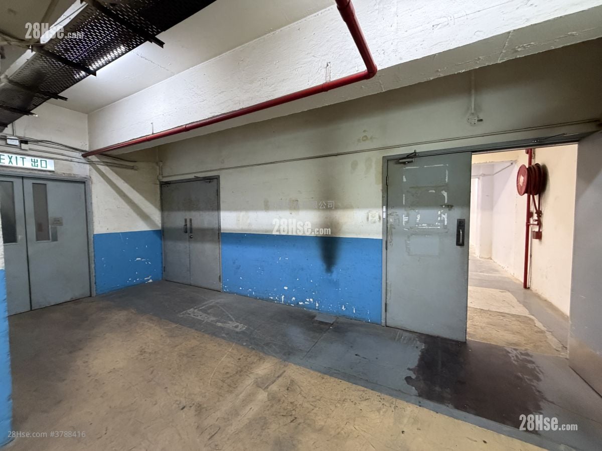 Mercantile Industrial & Warehouse Building Rental 1 Bedroom , 2 Toilets 6,780 ft²