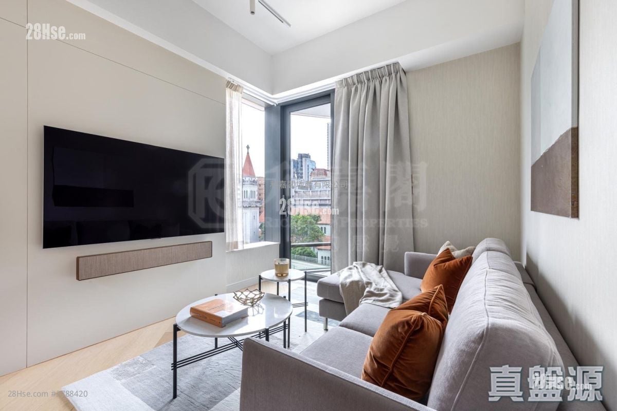 128 Waterloo Sell 2 Bedrooms 579 ft²