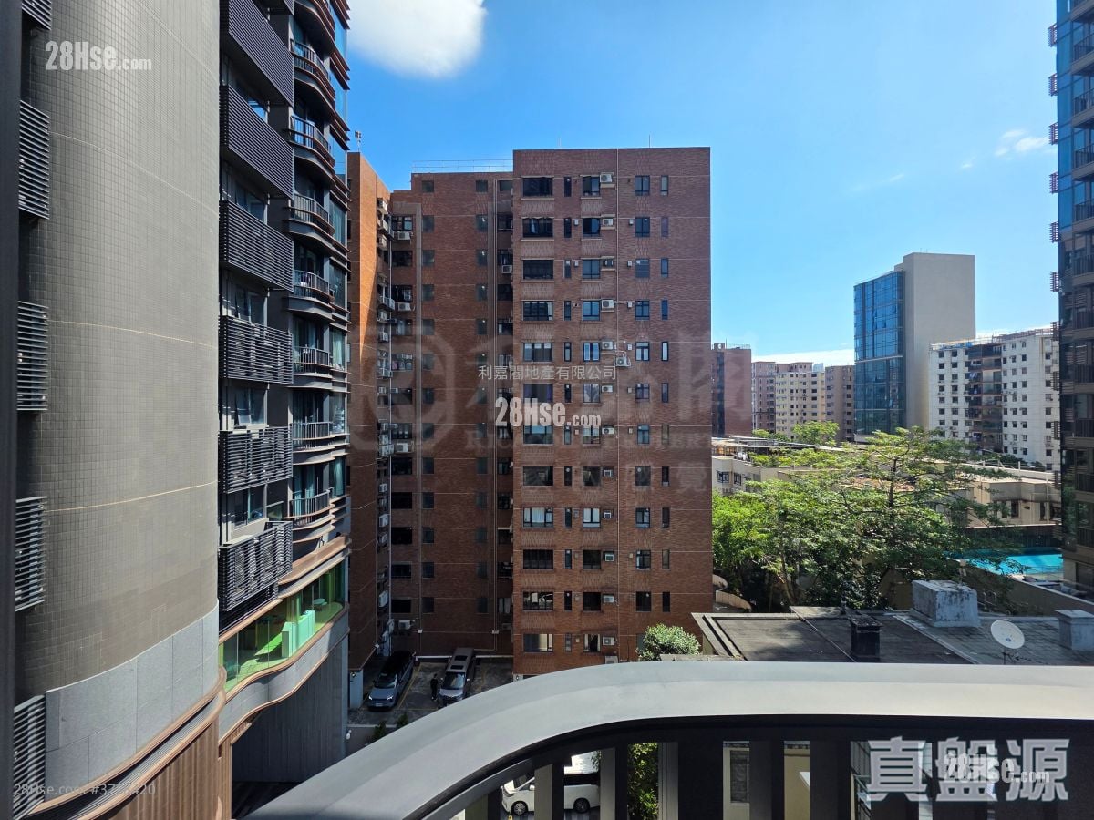 128 Waterloo Sell 2 Bedrooms 579 ft²