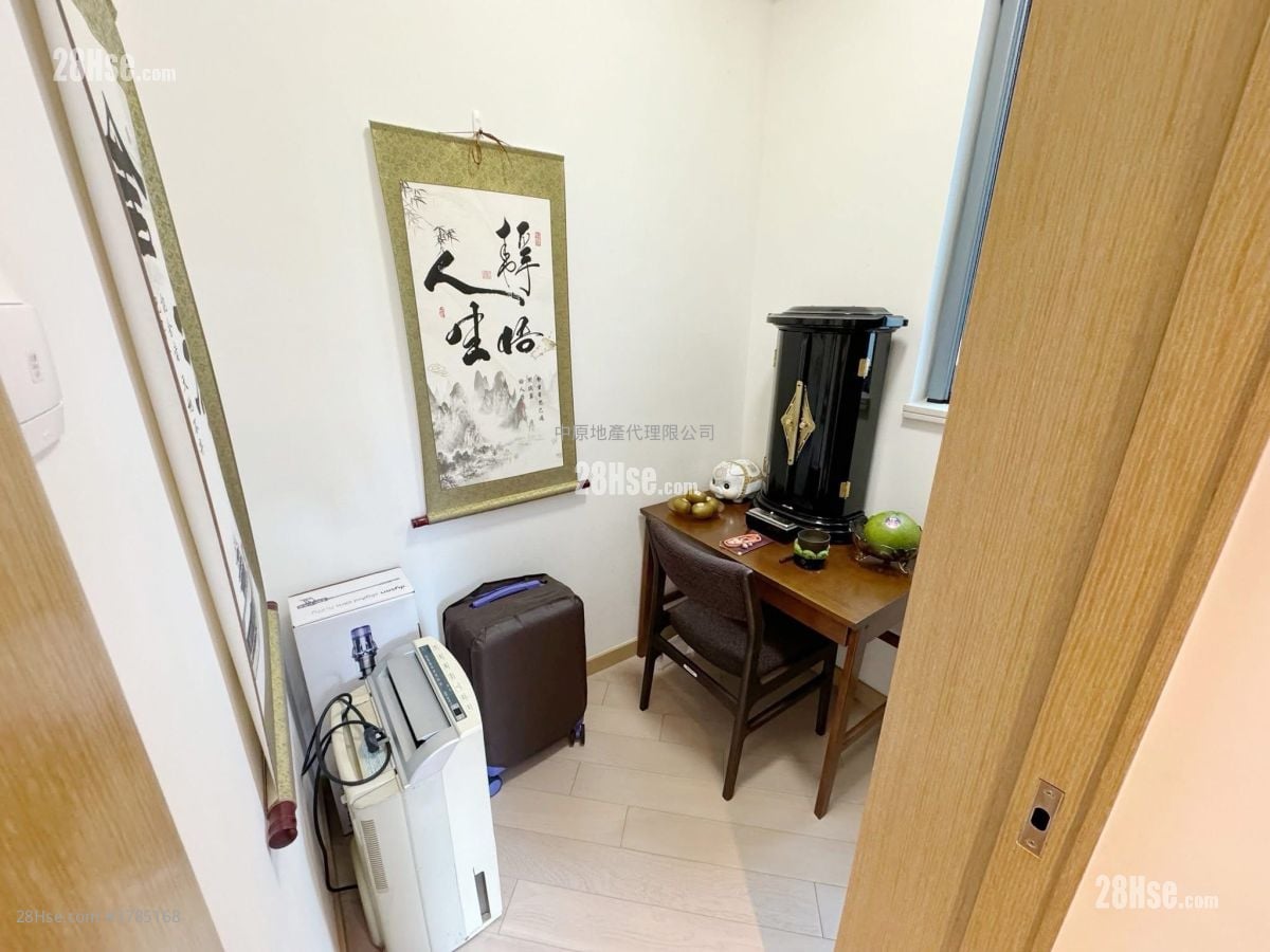 峻峦 售盘 3 房 , 1 浴室 581 平方尺