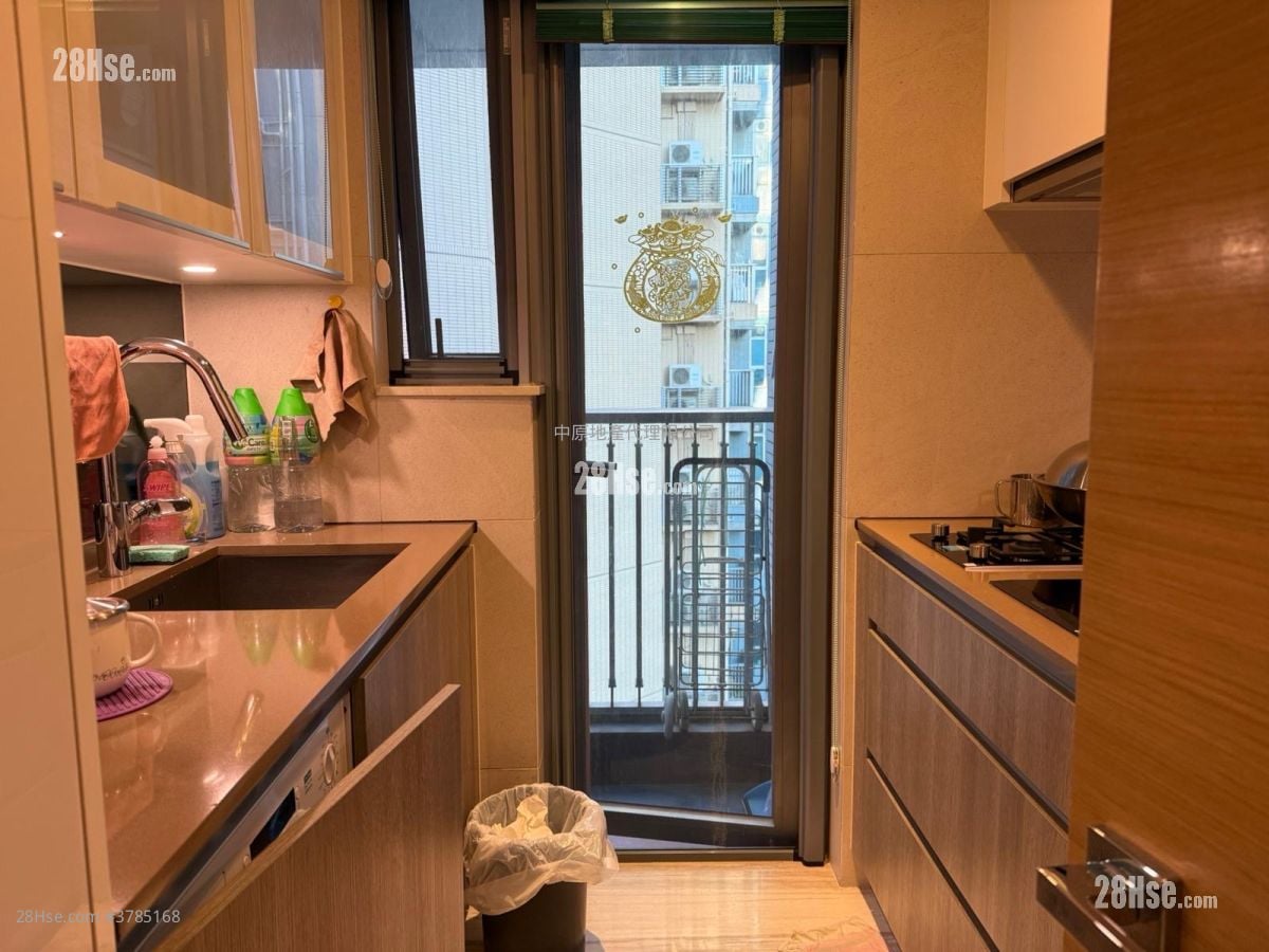 峻峦 售盘 3 房 , 1 浴室 581 平方尺