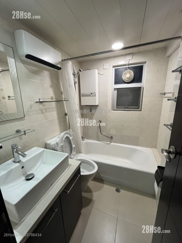 Dragon Inn Court Rental 5+ Bedrooms , 3 Bathrooms 970 ft²