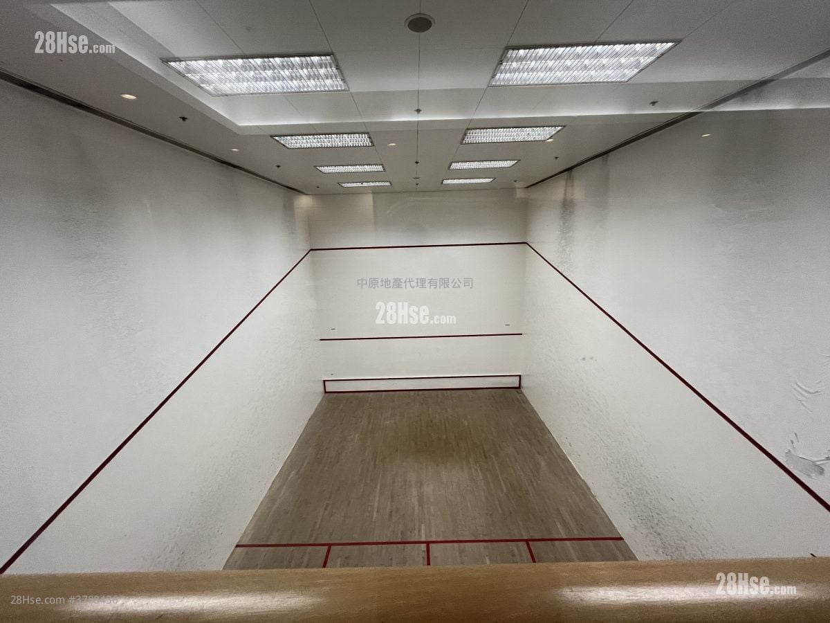 Palatial Coast Rental 4 Bedrooms , 3 Bathrooms 1,213 ft²