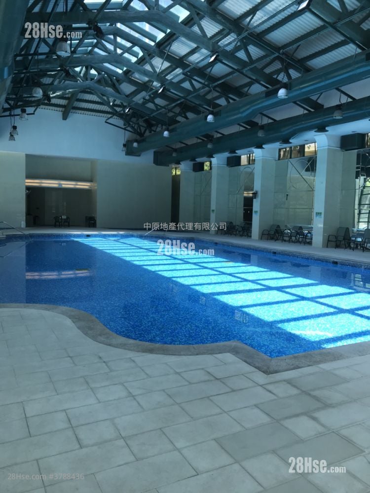 Palatial Coast Rental 4 Bedrooms , 3 Bathrooms 1,213 ft²