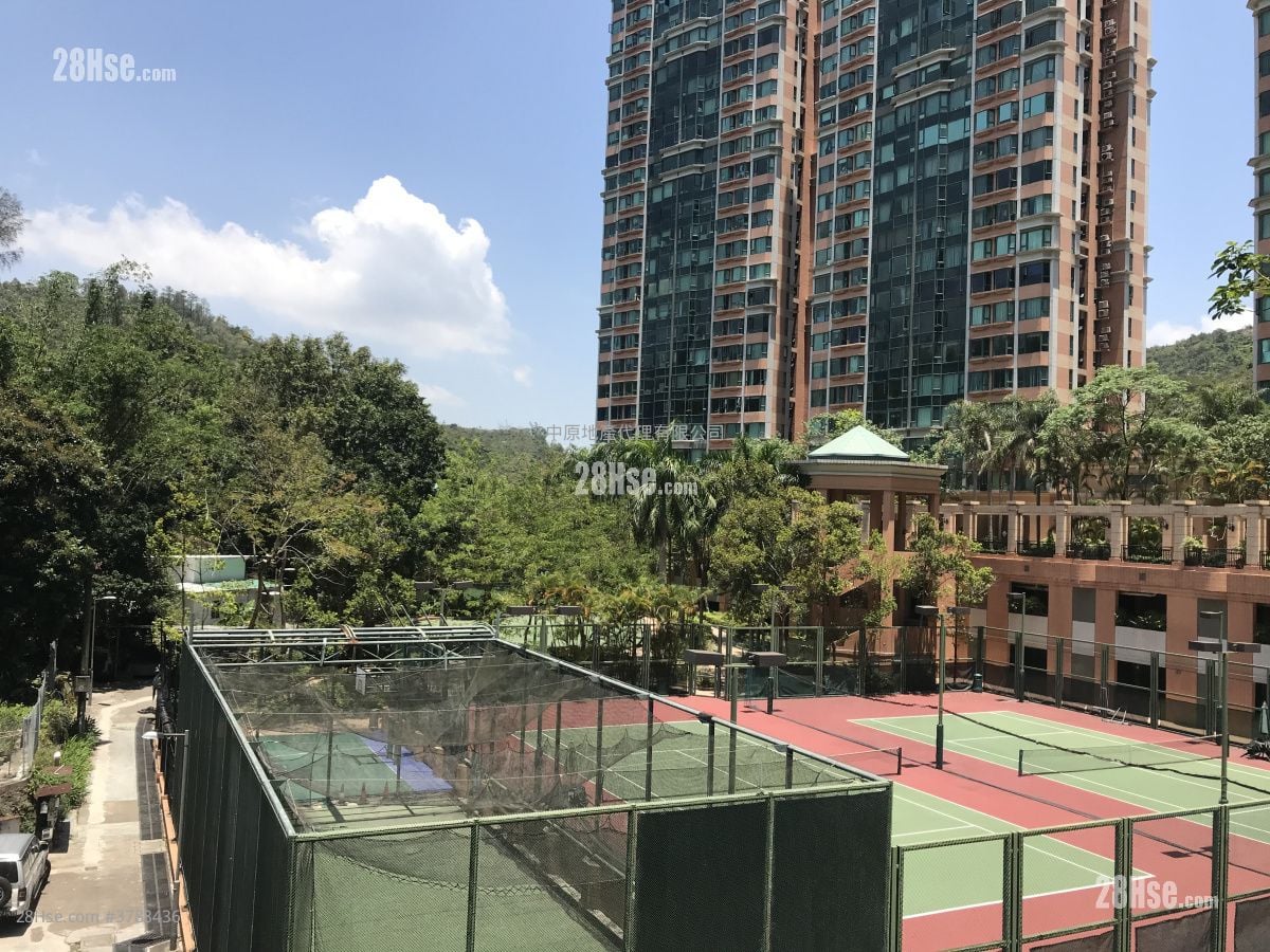 Palatial Coast Rental 4 Bedrooms , 3 Bathrooms 1,213 ft²