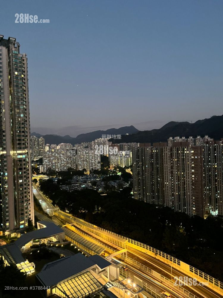 Festival City Sell 3 Bedrooms , 1 Bathroom 678 ft²