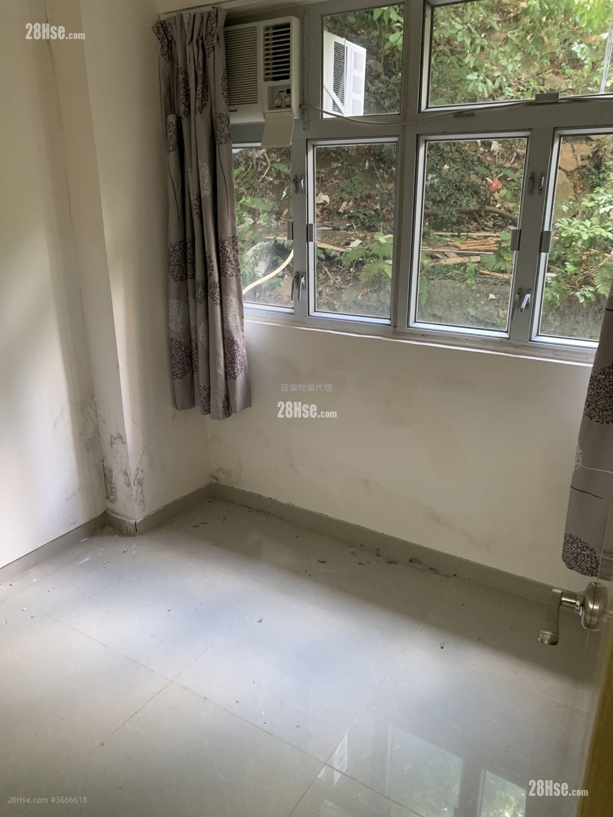 仁乐大厦 售盘 2 房 , 1 浴室 290 平方尺