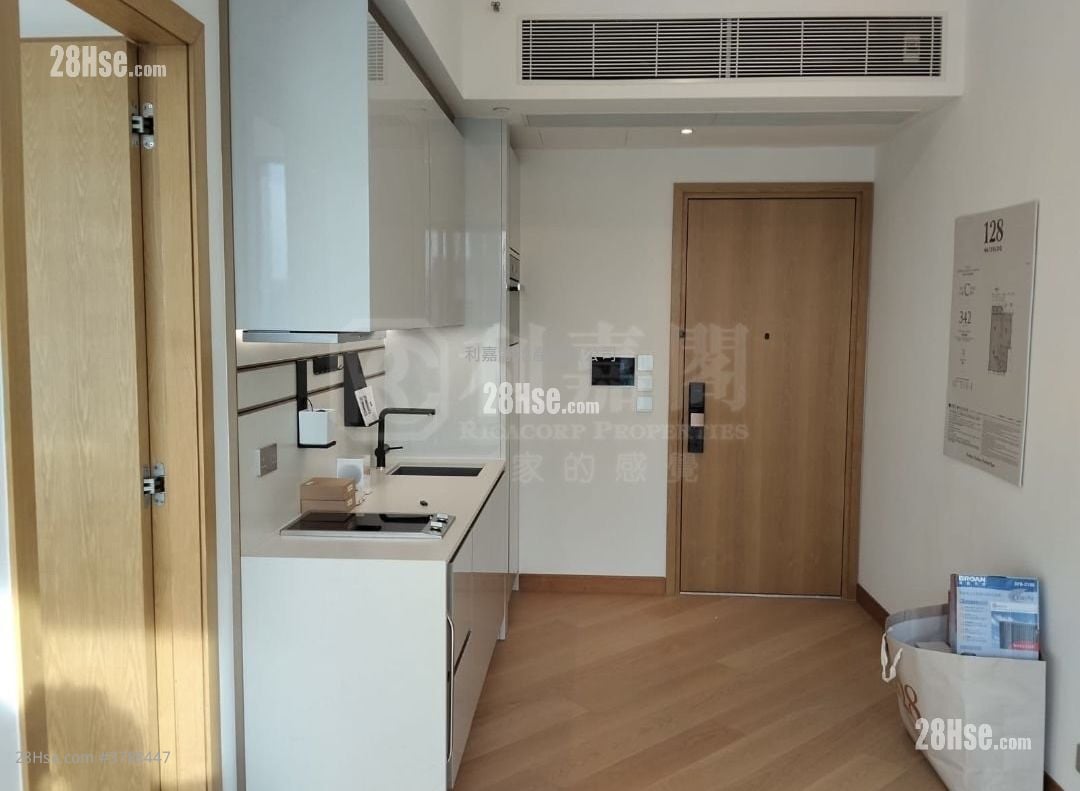 128 Waterloo 售盘 1 房 342 平方尺