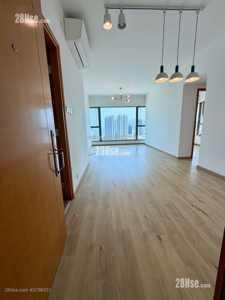 The Bloomsville Sell 3 Bedrooms , 2 Bathrooms 704 ft²