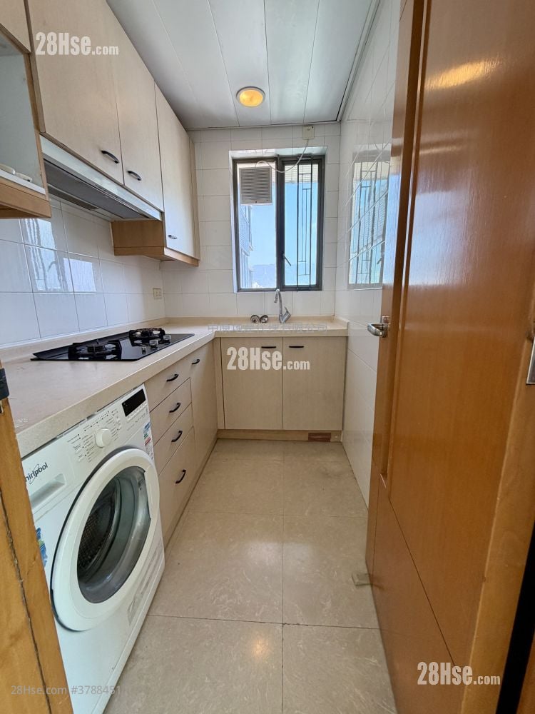 The Bloomsville Sell 3 Bedrooms , 2 Bathrooms 704 ft²