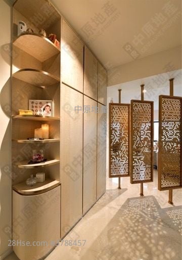 King's Park Villa Sell 3 Bedrooms , 2 Bathrooms 1,812 ft²