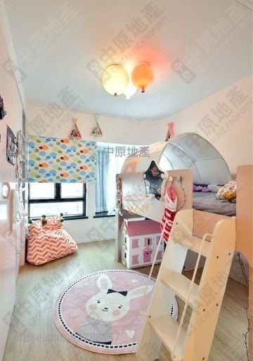 King's Park Villa Sell 3 Bedrooms , 2 Bathrooms 1,812 ft²