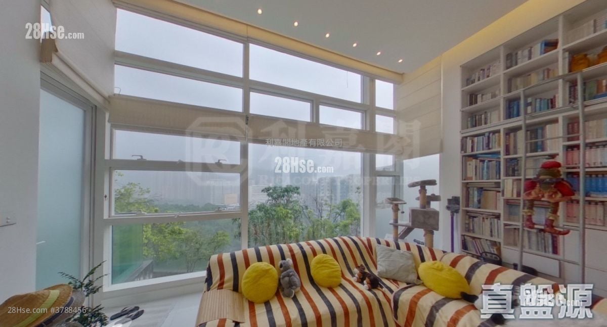 晋名峰 售盘 4 房 1,385 平方尺