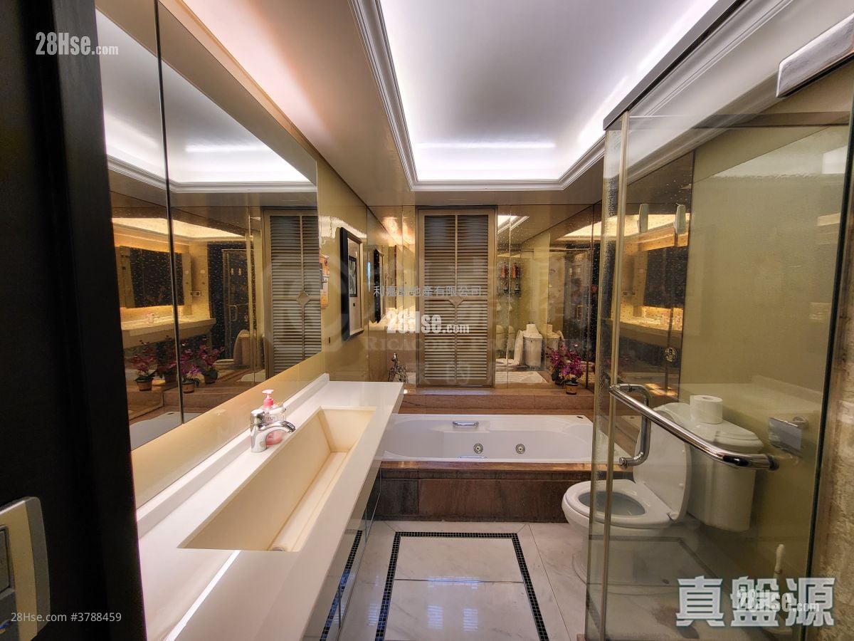 King's Park Hill Sell 2 Bedrooms , 3 Bathrooms 1,215 ft²