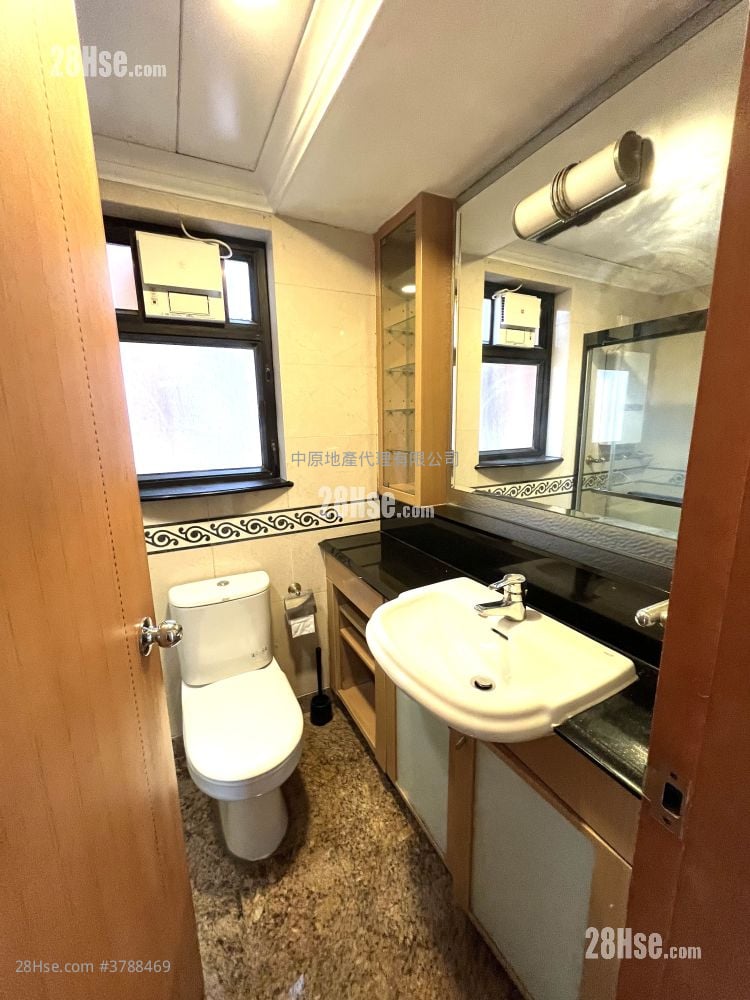 爱琴海岸 售盘 4 房 , 3 浴室 811 平方尺