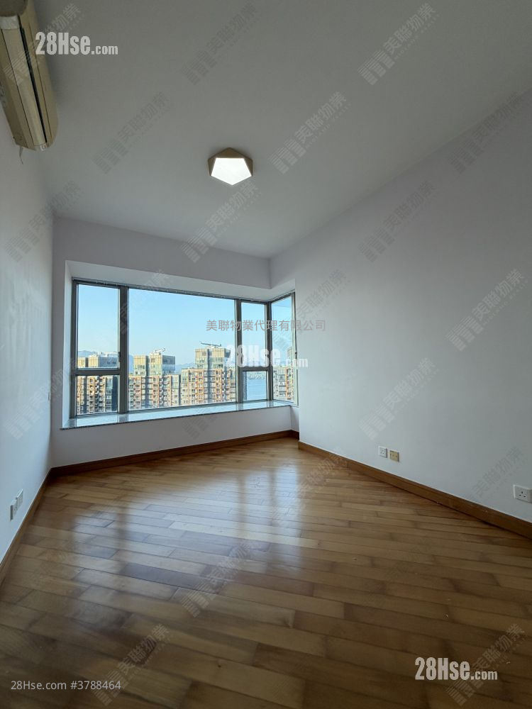 银湖天峰 售盘 3 房 1,051 平方尺