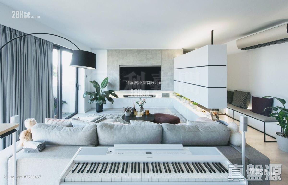 Wylie Court Sell 3 Bedrooms 1,383 ft²