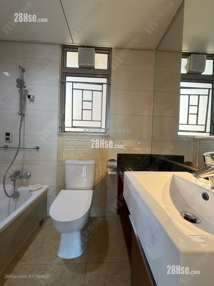 银湖天峰 售盘 3 房 1,051 平方尺