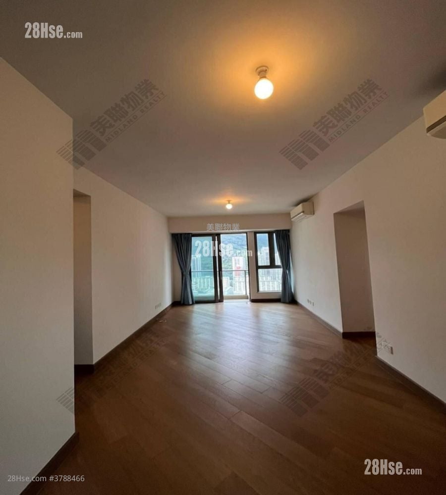 Parc City Rental 3 Bedrooms , 2 Bathrooms 838 ft²