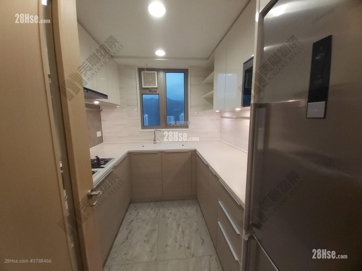 Parc City Rental 3 Bedrooms , 2 Bathrooms 838 ft²