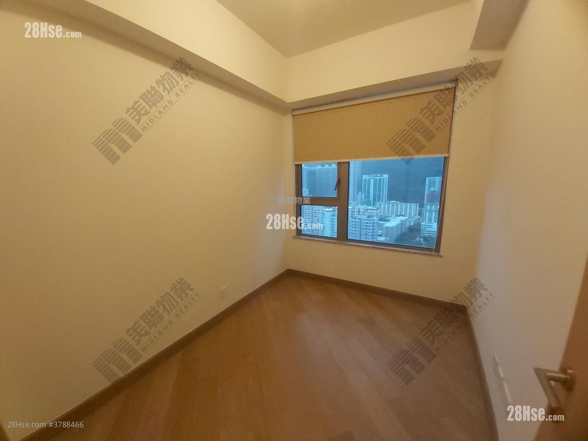 Parc City Rental 3 Bedrooms , 2 Bathrooms 838 ft²