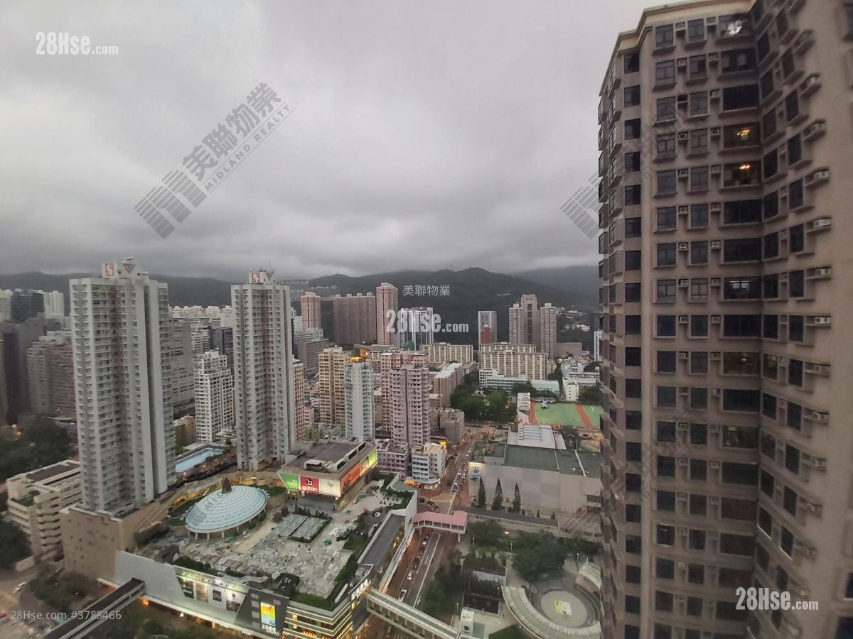 Parc City Rental 3 Bedrooms , 2 Bathrooms 838 ft²