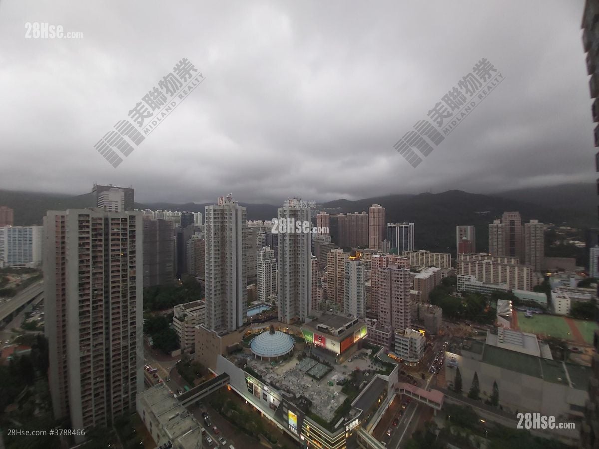 Parc City Rental 3 Bedrooms , 2 Bathrooms 838 ft²