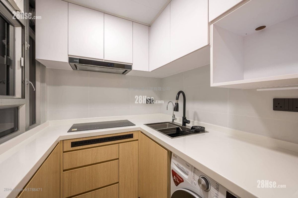 Siu Hong Court Sell 2 Bedrooms 431 ft²