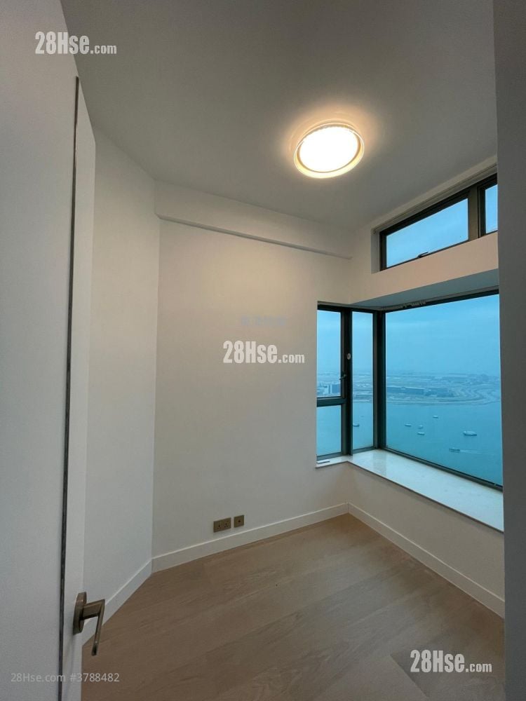 Coastal Skyline Rental 5+ Bedrooms , 4 Bathrooms 1,562 ft²