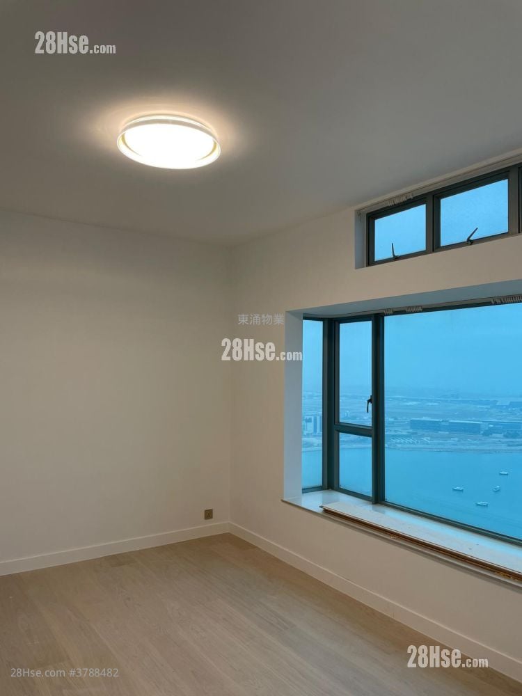 Coastal Skyline Rental 5+ Bedrooms , 4 Bathrooms 1,562 ft²