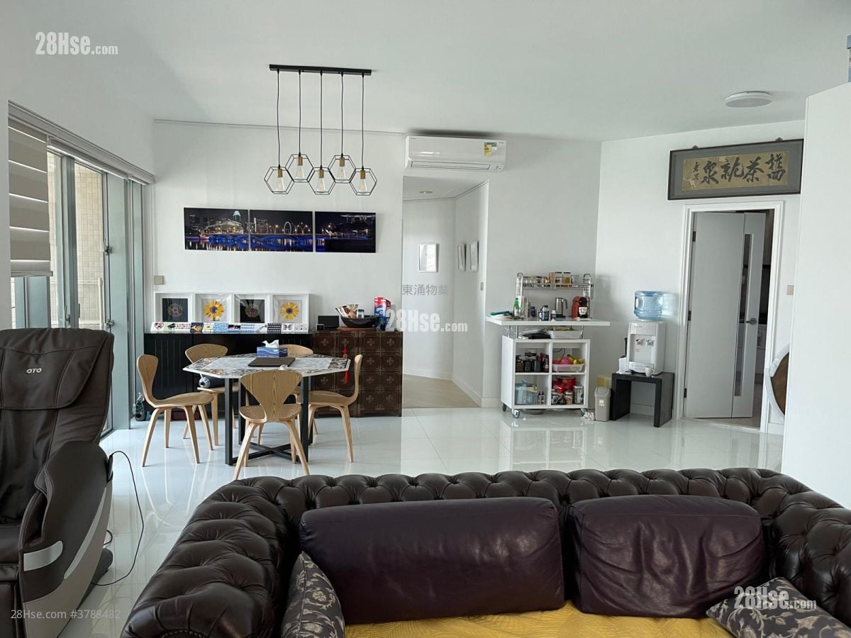 Coastal Skyline Rental 5+ Bedrooms , 4 Bathrooms 1,562 ft²