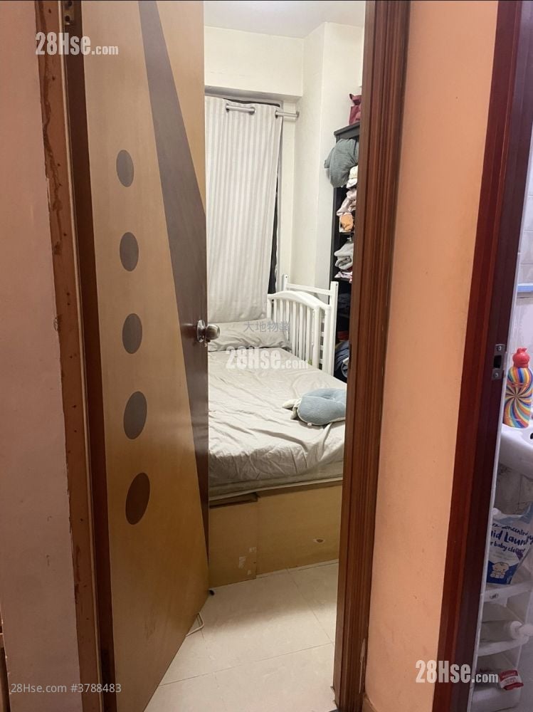 Healey Building Sell 1 Bedroom , 1 Bathroom 271 ft²