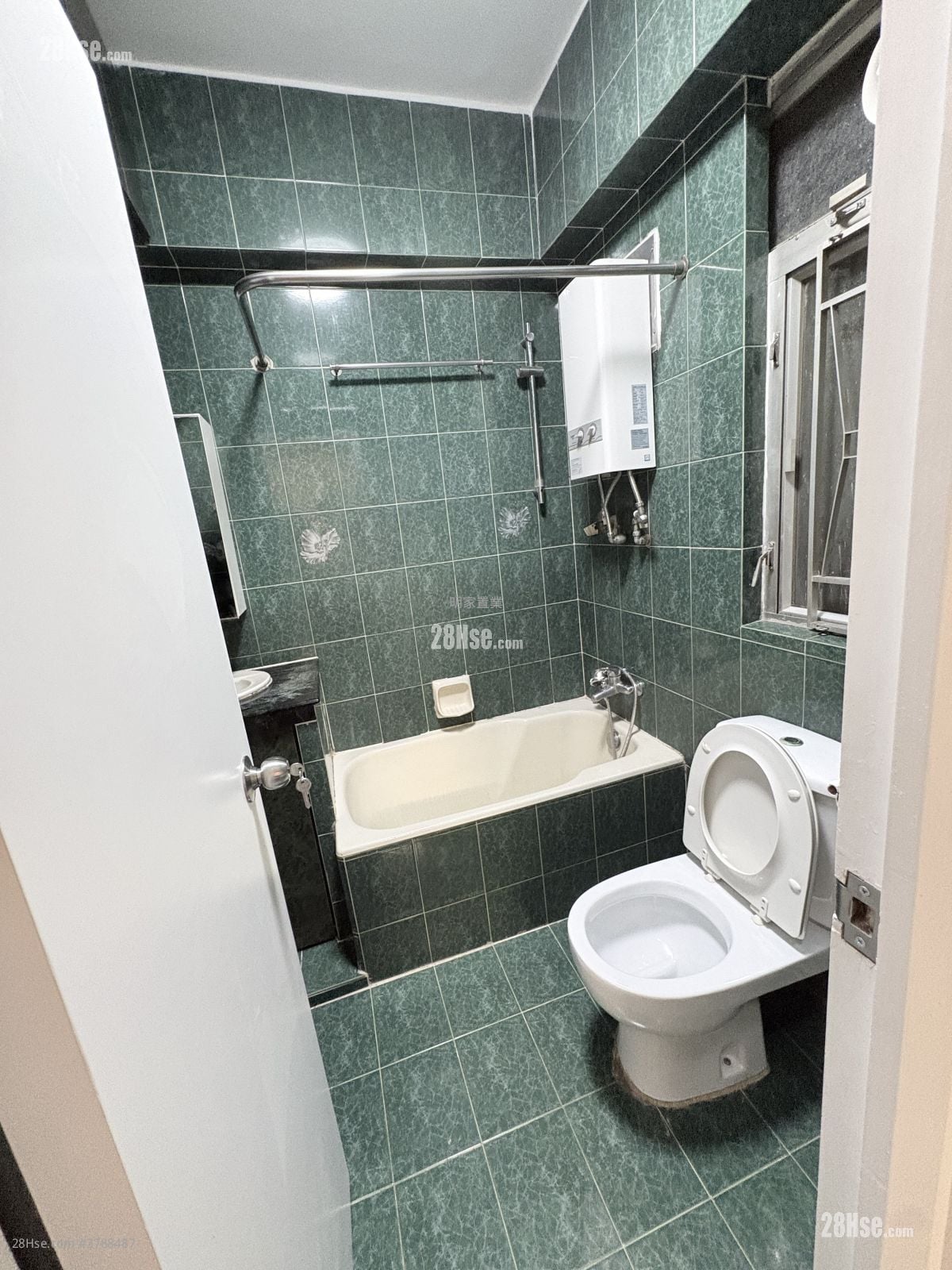 Tsui Yuen Mansion Rental 2 Bedrooms , 1 Bathroom 427 ft²