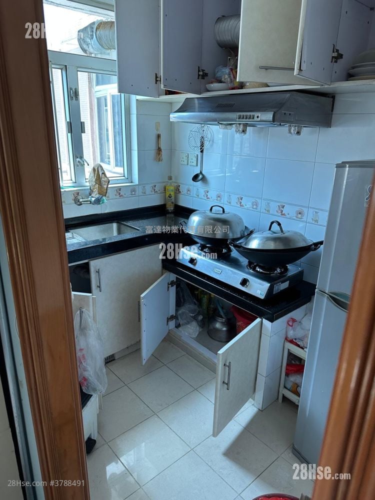 Mei Tak Building Sell 2 Bedrooms 528 ft²