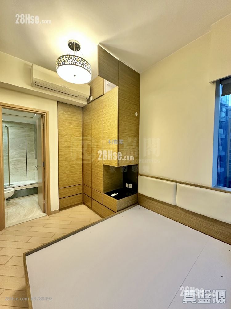 尔峦 售盘 3 房 765 平方尺