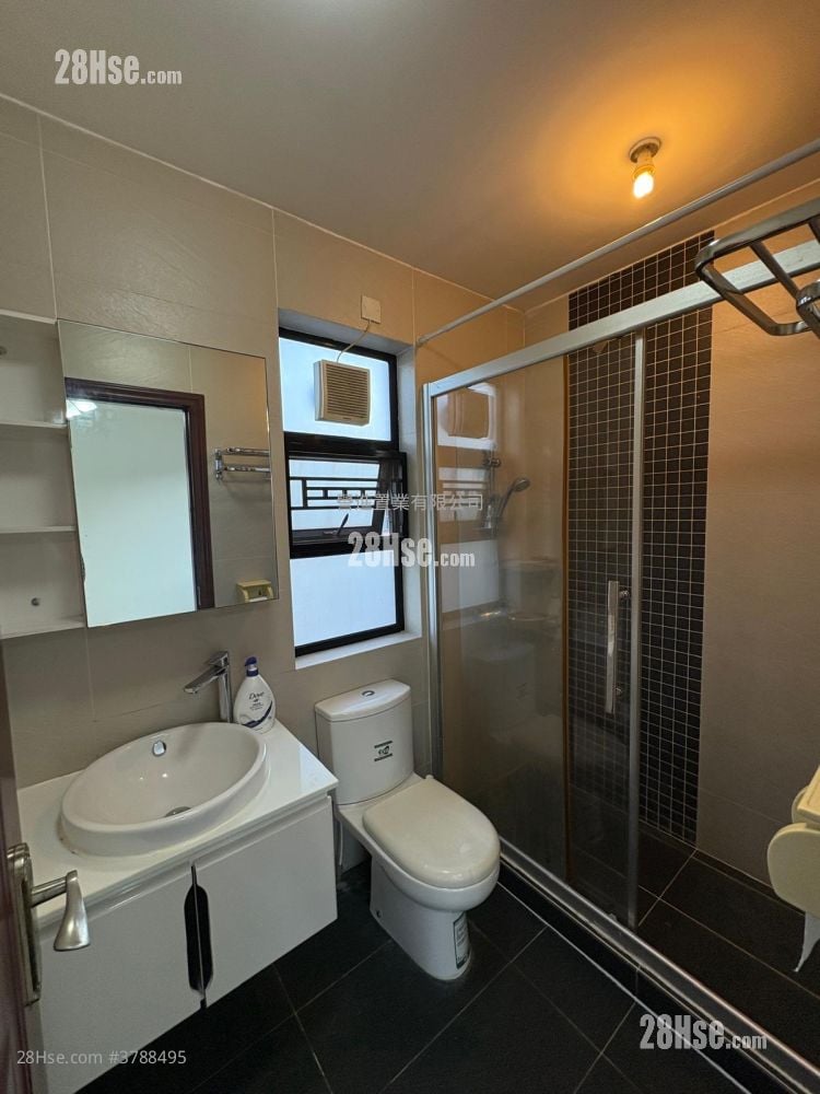 村屋 租盘 3 房 , 1 浴室 1,400 平方尺