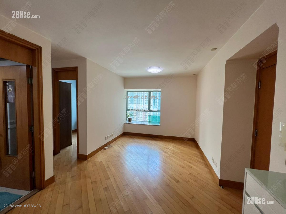 Aquamarine Sell 3 Bedrooms , 1 Bathroom 588 ft²