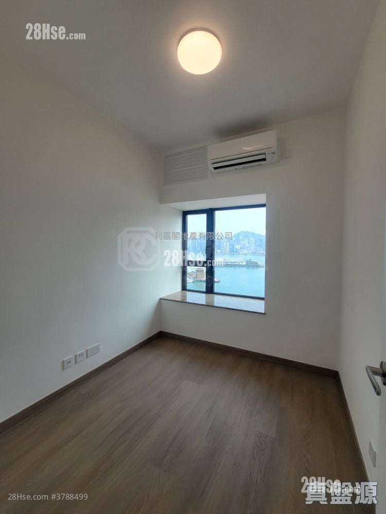 The Arch Sell 3 Bedrooms , 2 Bathrooms 846 ft²