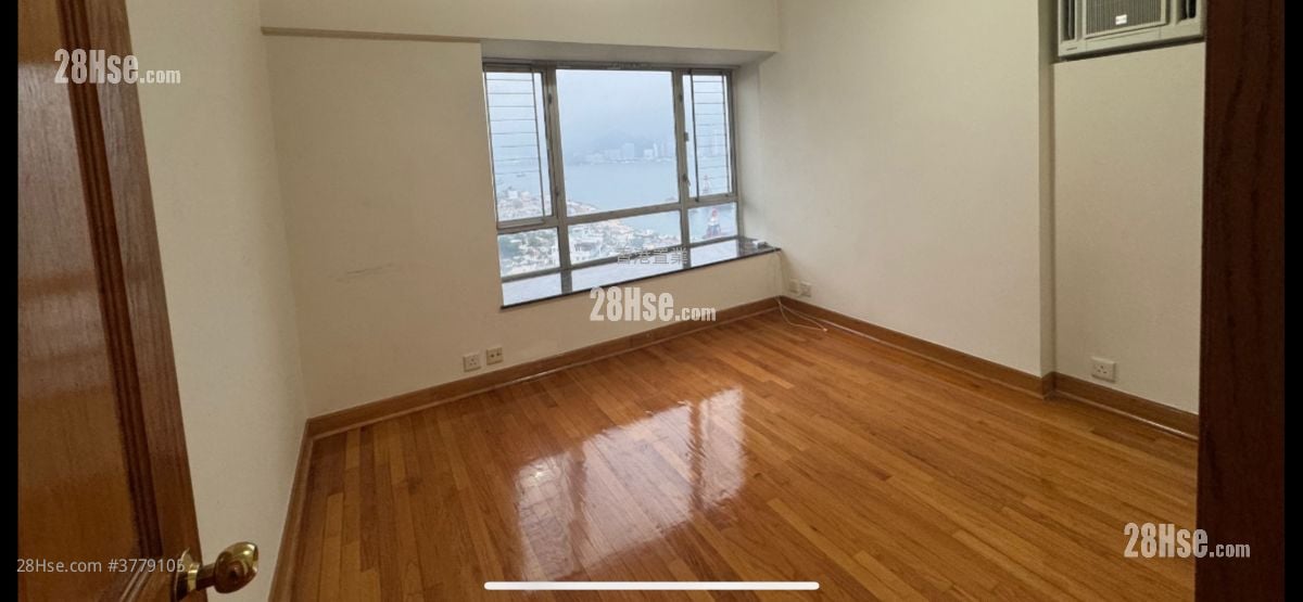 丽港城 售盘 3 房 , 2 浴室 748 平方尺