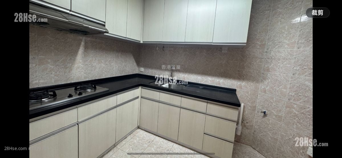 丽港城 售盘 3 房 , 2 浴室 748 平方尺